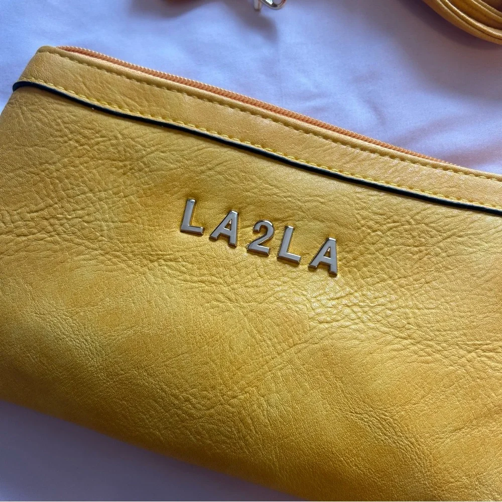 Yellow LA2LA Purse/Wristlet – Never Used